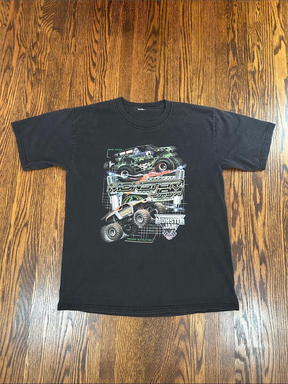 Vintage Y2K Grave Digger Monster Truck T-Shirt